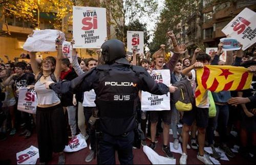KATALONSKA POLICIJA UPOZORILA MADRID: Ako u nedelju zatvorite birališta, IZBIĆE NEREDI