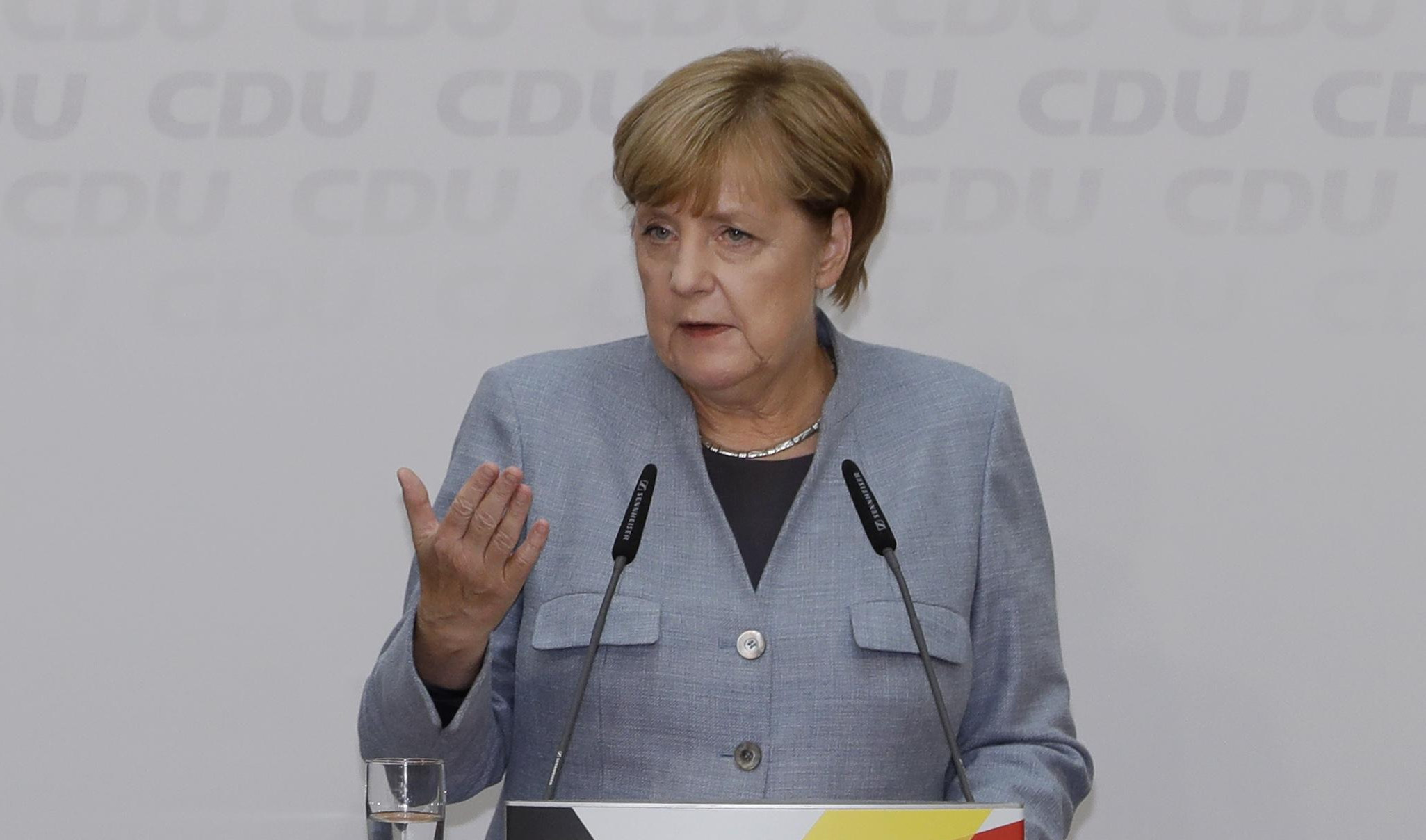 SPOR OKO REŠAVANJA MIGRANTSKE KRIZE! Merkelova želi nastavak saradnje sa CSU!