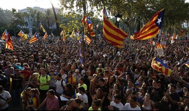 ŠPANIJA ne ukida autonomiju Katalonije!
