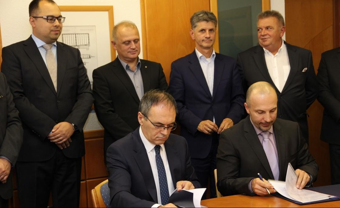 VESIĆ NE KRIJE ZADOVOLJSTVO: Potpisan sporazum o saradnji beogradskog i budimpeštanskog vodovoda!
