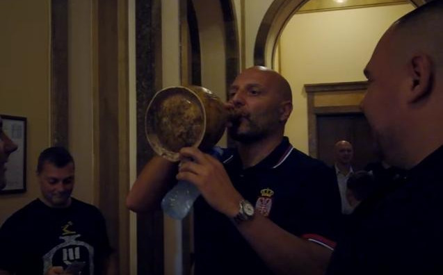 (VIDEO) PUČE TIKVA, ALI BIĆE ZLATA! Sale probao domaću rakiju, a onda Srbiji obezbedio novu medalju!