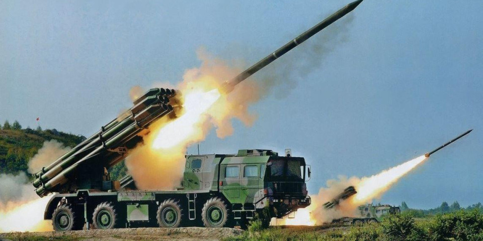 BRUTALNO! DUEL GRUVA NEBOM DONJECKA Ruski "S-300" protiv ukrajinske "TOČKE" - do sada smo videli presretanje, sada i PRVO OBARANJE balističke rakete! (Video)