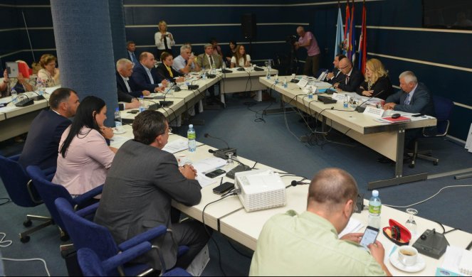PRVI PUT VAN SKUPŠTINE: Odbor za finansije i revizor zasedali u Novom Sadu