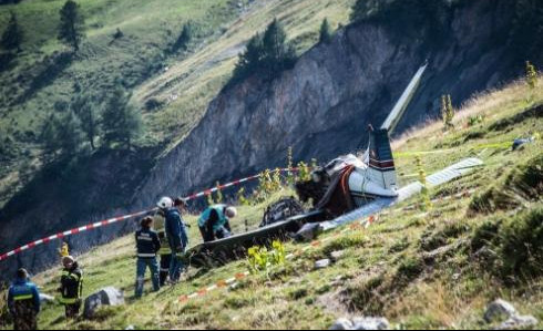 SMRT U ALPIMA: U Švajcarskoj se srušio mali turistički avion, troje mrtvih
