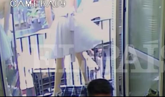 (VIDEO) POGLEDAJTE teroristički napad u Barseloni, kada je beli kombi uleteo u pešake!