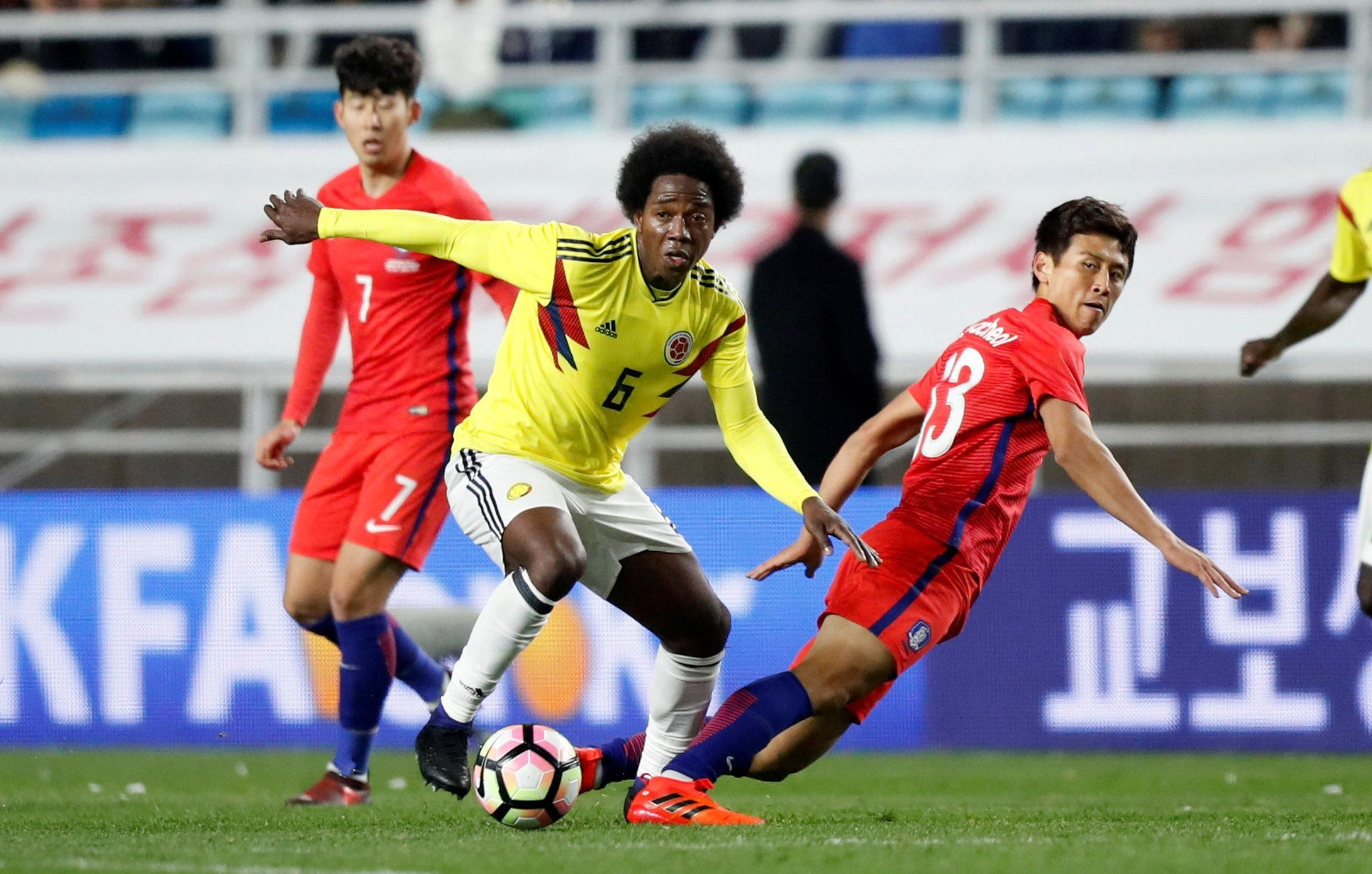 (VIDEO) SRBI, OBRATITE PAŽNJU! Koreja komičnim golovima pobedila Kolumbiju