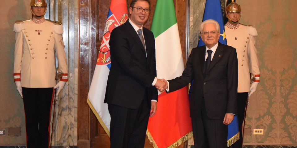 Vučić primio čestitku predsednika Republike Italije povodom pobede na predsedničkim izborima!