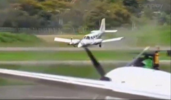 (VIDEO) E OVAKO SE SLEĆE BEZ PREDNJEG TOČKA! Pogledajte majstoriju kolumbijskog pilota!