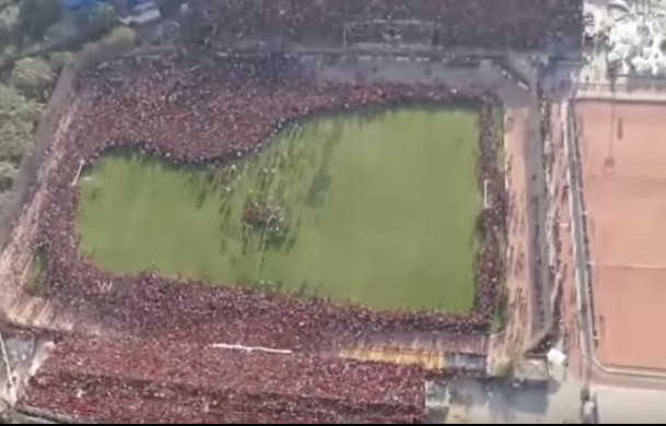 (VIDEO) LUDNICA NA TRENINGU! Čak 100.000 navijača dočekalo igrače Al Ahlija, okupirali i teren!