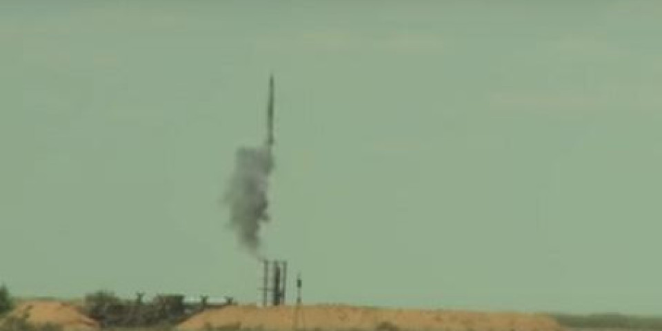 (VIDEO) RANO JUTROS ZAGRMEO JERMENSKI S-300, RAKETE IZ BAKUA NISU IMALE ŠANSE, RAZVALJENE SU U PARAMPARČAD! Jerevan prvi put upotrebio MOĆNI PVO u odbrani od azerbejdažanskog raketiranja!