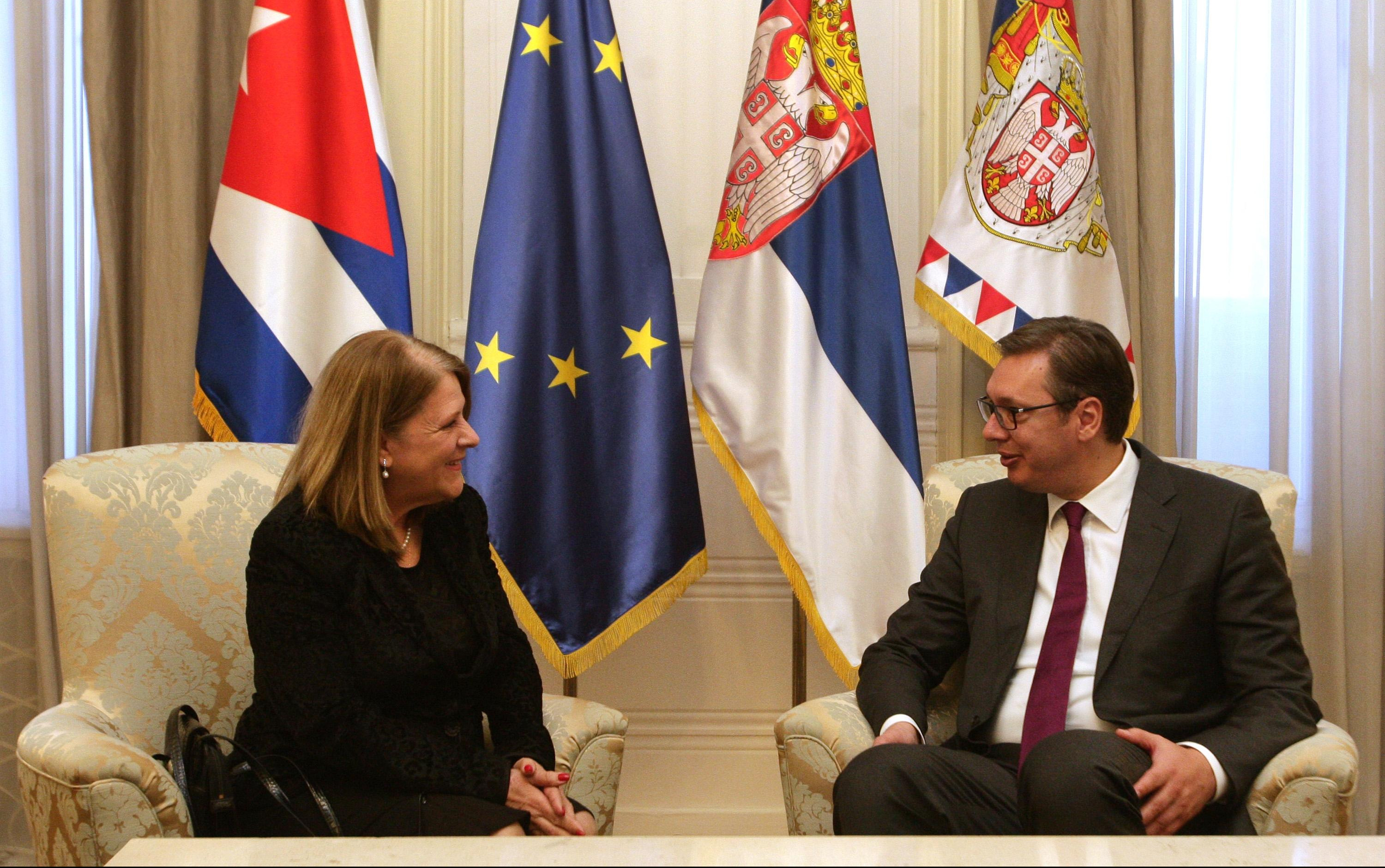 VUČIĆ USKORO IDE NA KUBU: Predsednik Srbije primio u oproštajnu posetu ambasadorku Adelu Majru Ruiz Garsiju
