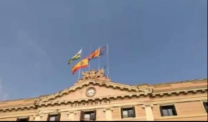 SA REČI NA DELA: U katalonskom gradu Ðironi uklonjena španska zastava!
