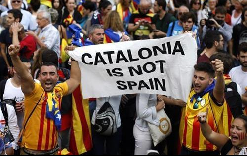 ŠPANIJA OPET KLJUČA! STOTINE HILJADA LJUDI NA ULICAMA KATALONIJE, traže formiranje Katalonske Republike! 
