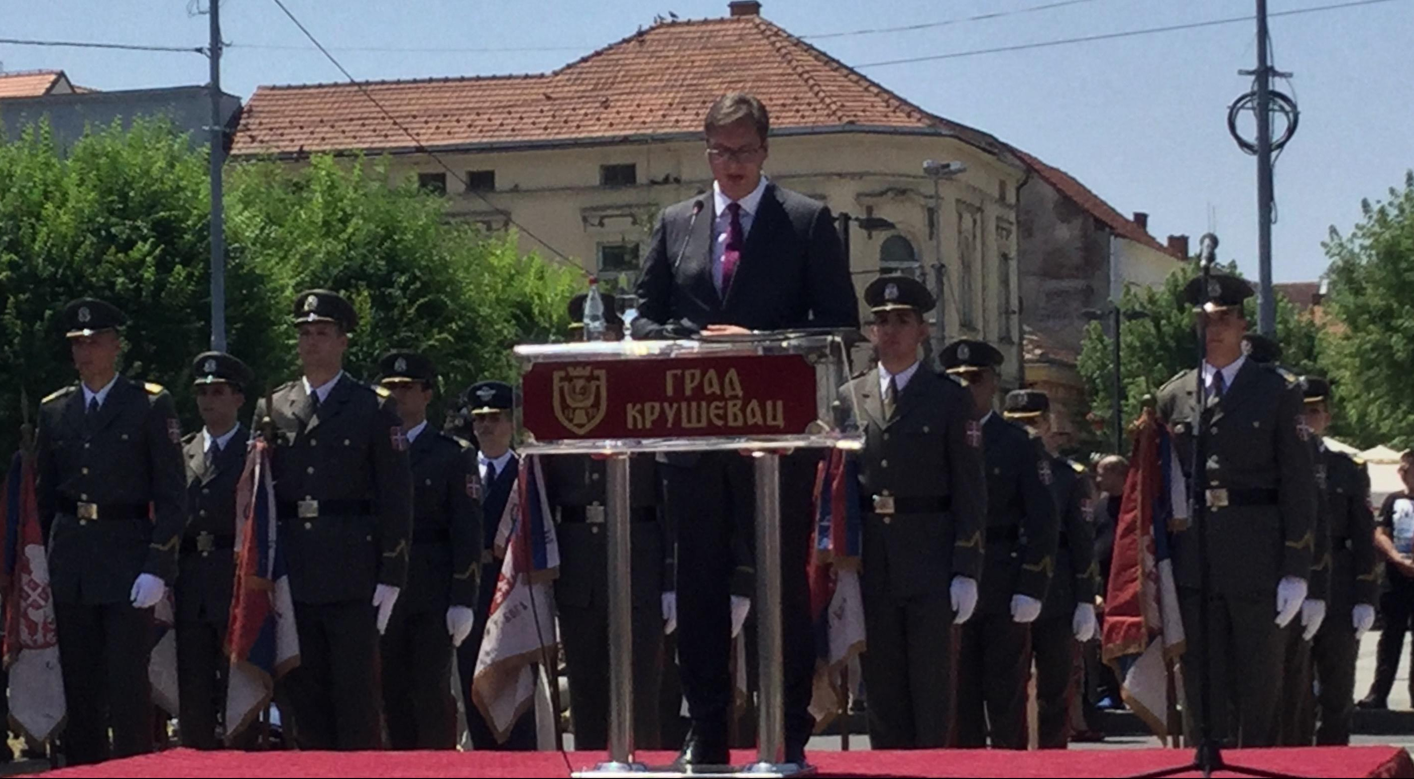 (FOTO) VUČIĆ NA OBELEŽAVANJU 628 GODINA BOJA NA KOSOVU: Srbija nikada neće odustati od borbe za svoju čast i budućnost!