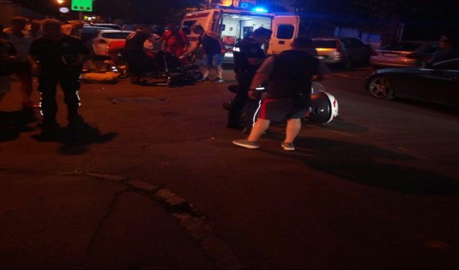 (FOTO) NESREĆA U BEOGRADU! Motociklista povređen u sudaru!