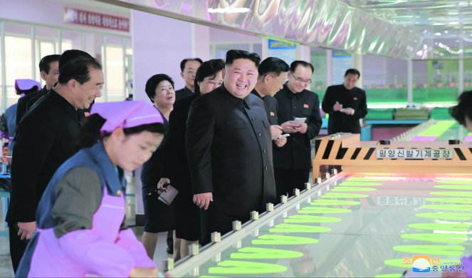 KIM BI BOGINJAMA DA POBIJE AMERE! Satanizaciji lidera Severne Koreje nema kraja