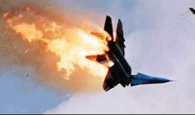 (VIDEO) IZRAELCI OBORILI SIRIJSKI SUHOJ: Avion pogođen sa dva projektila "patriot", PILOT POGINUO! 