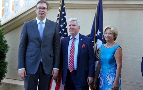 (FOTO) DAN NEZAVISNOSTI: Na prijemu u američkoj ambasadi Vučić i državno rukovodstvo Srbije!