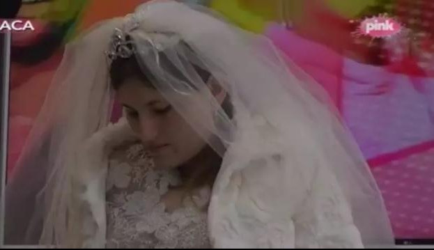 (VIDEO) DIVNA NE MOŽE DA DOĐE SEBI! Bila je PRESREĆNA kada je obukla venčanicu, a onda je Marko OTKAZAO SVADBU!