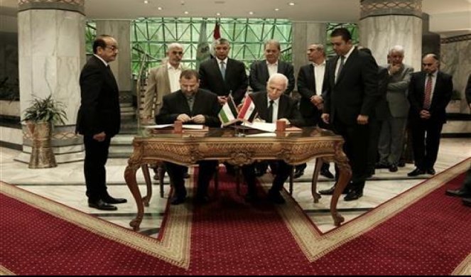 SPORAZUM U KAIRU: "Krvni neprijatelji" palestinski Fatah i Hamas potpisali pomirenje!