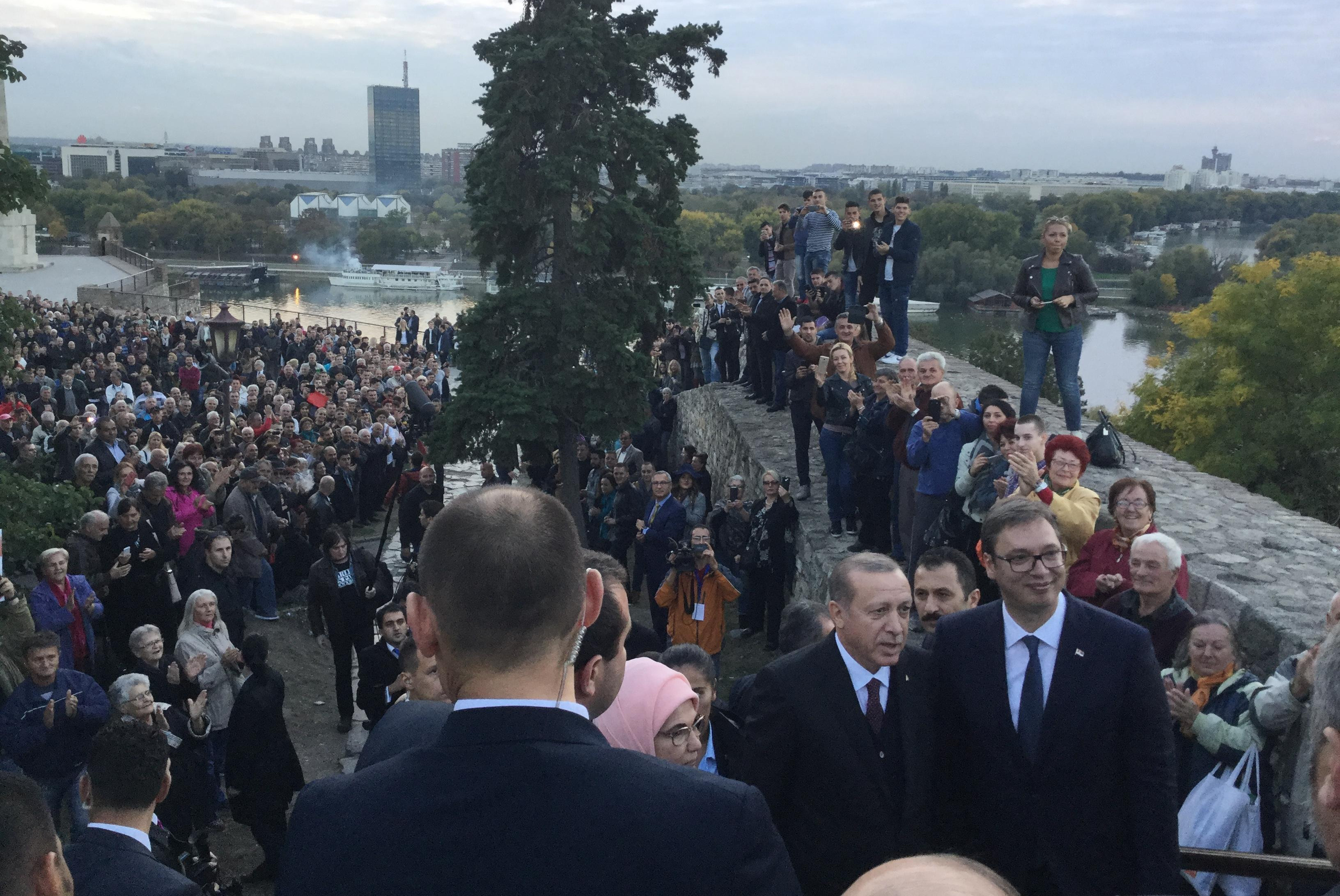 (EKSKLUZIVNE FOTOGRAFIJE) DOČEKALO IH 5.000 LJUDI! Vučić i Erdogan u šetnji Kalemegdanom!