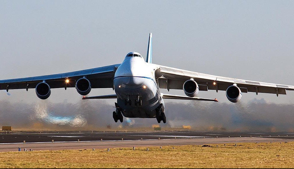STIGLA JOŠ DVA MIGA: Ruski transportni avion Antonov 124 sleteo na batajnički aerodrom!