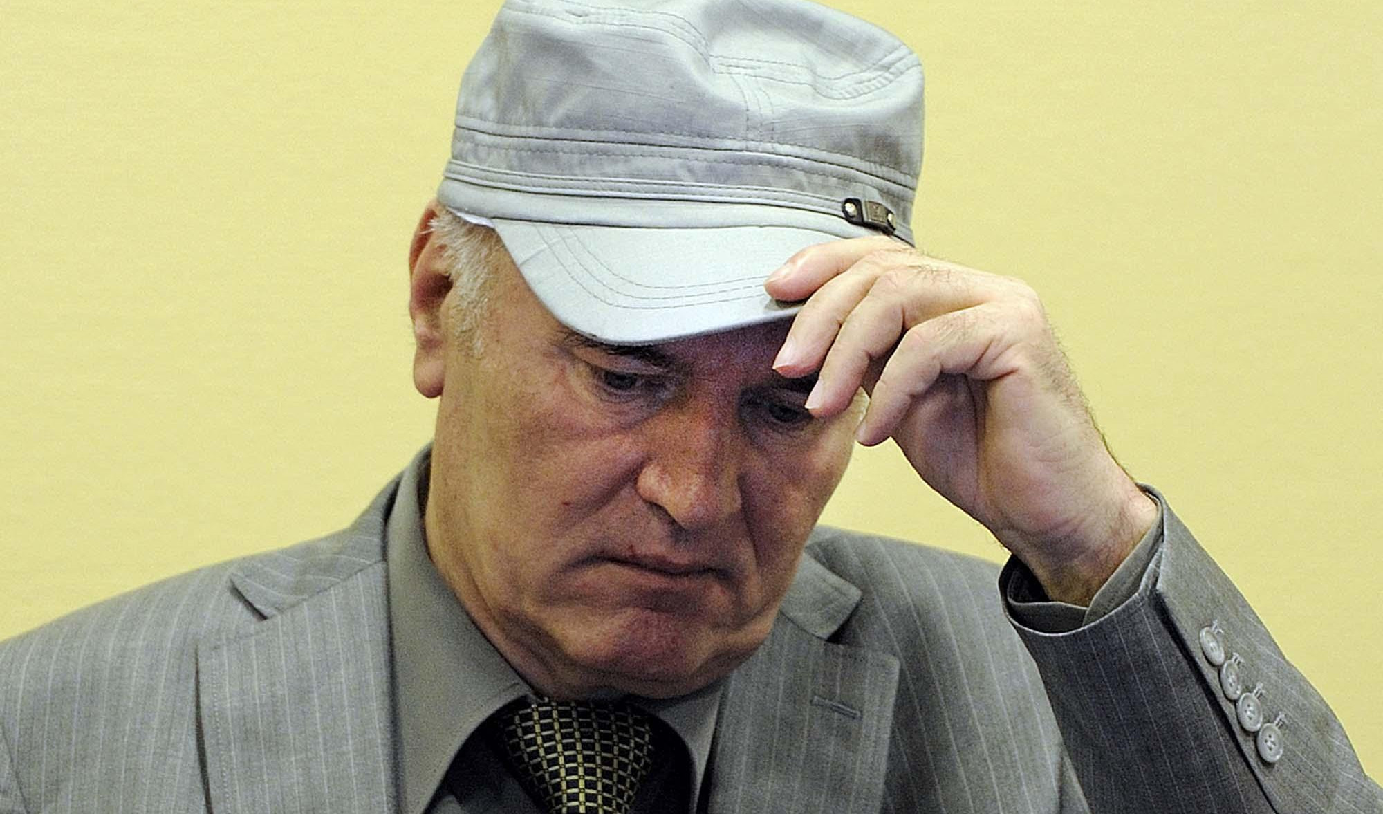 DRAMA U SHEVENINGENU! Ratko Mladić preživeo nove moždane udare?! Odbrana traži da ga pregleda međunarodni tim lekara!