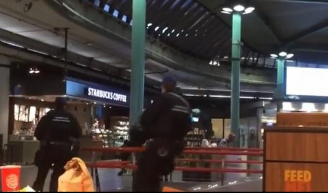 (VIDEO) PUCNJAVA NA AERODROMU U AMSTERDAMU: Policija ranila muškarca naoružanog nožem! 