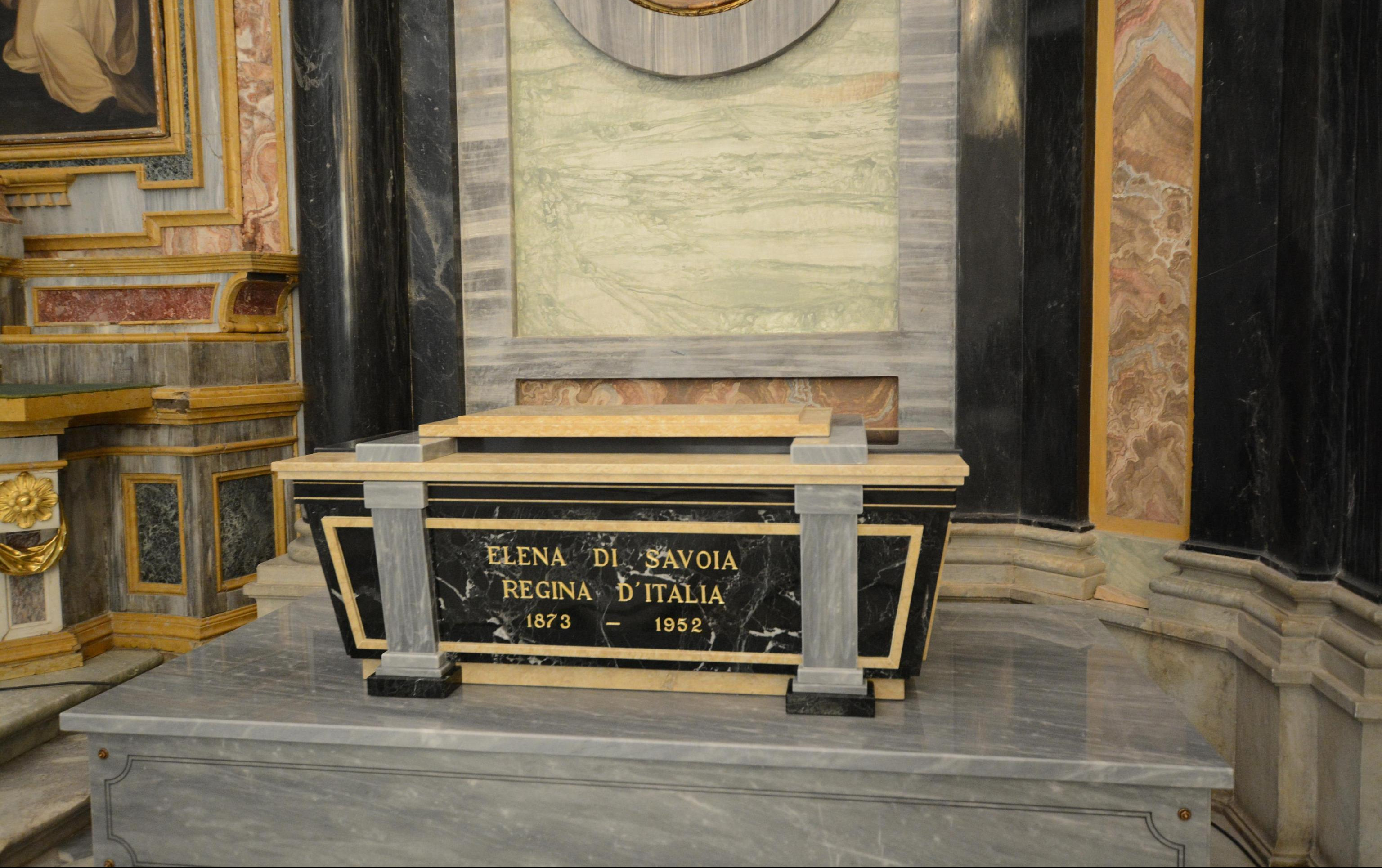U ITALIJU preneti ostaci tela kralja Vitorija Emanuela Trećeg! 