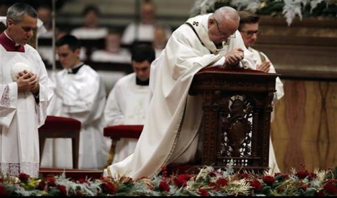 PAPA IMA TUMOR NA MOZGU: Vatikan oštro demantuje italijansku štampu!