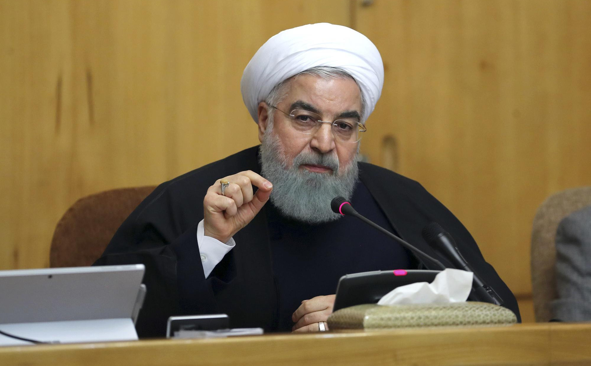 ODSEĆI ĆEMO AMERICI NOGU! Iranski predsednik zapretio Vašingtonu!