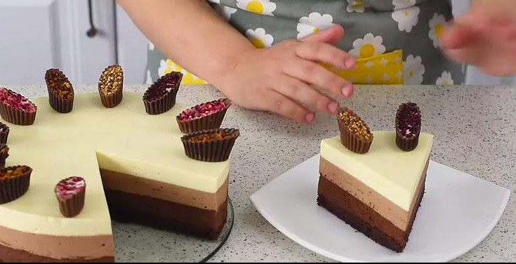 (VIDEO) TROBOJNI ČOKOLADNI MUS! Napravite kolač koji je osvojio svet!