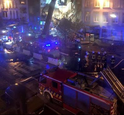 (VIDEO) NOVI BILANS EKSPLOZIJE U ANTVERPENU: Najmanje dve osobe su poginule, a 14 je povređeno, zgrada se srušila, ljudi zarobljeni u ruševina!
