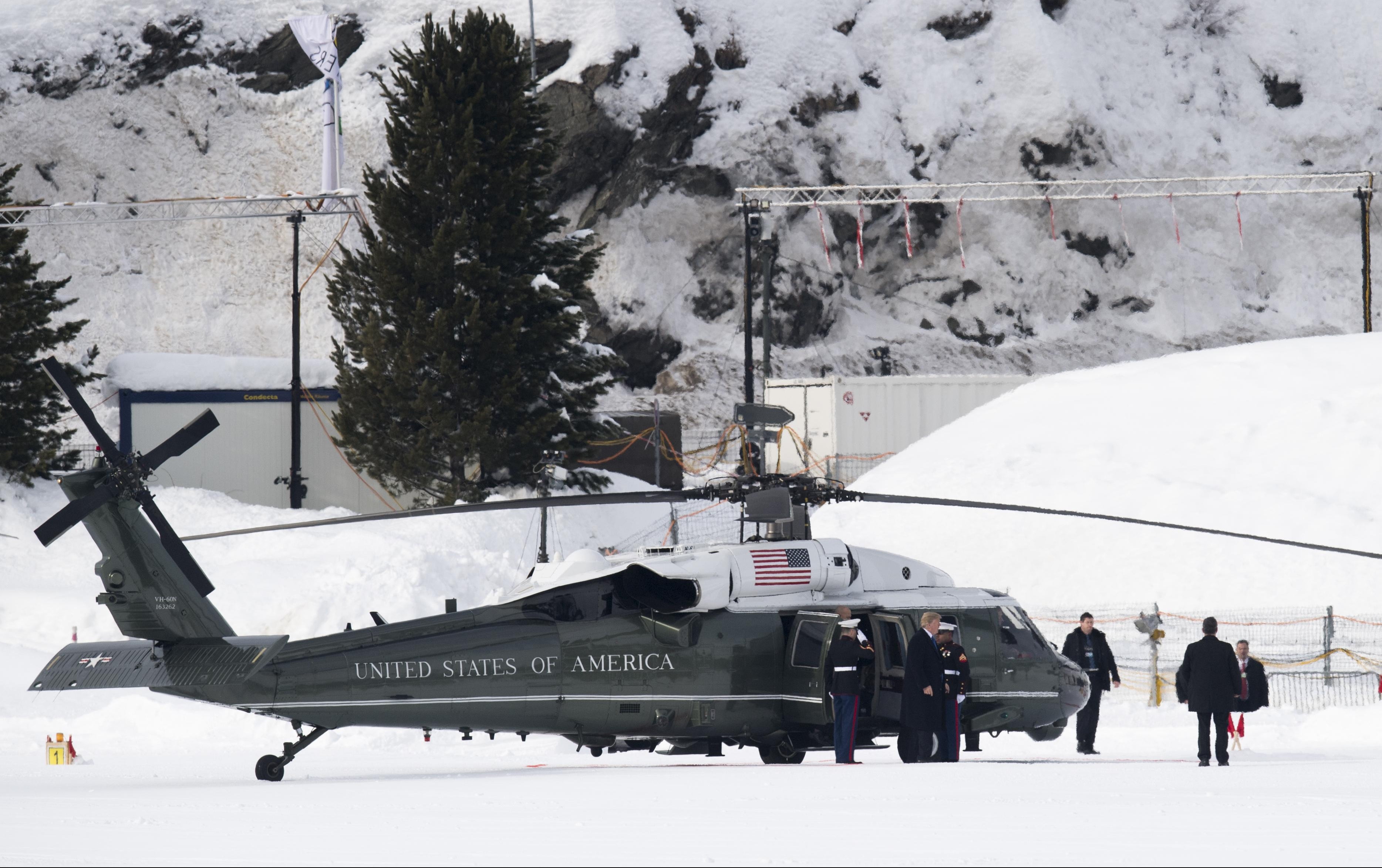 (FOTO) TRAMP STIGAO U DAVOS! Došao helikopterom, na večeri okuplja BIZNISMENE!