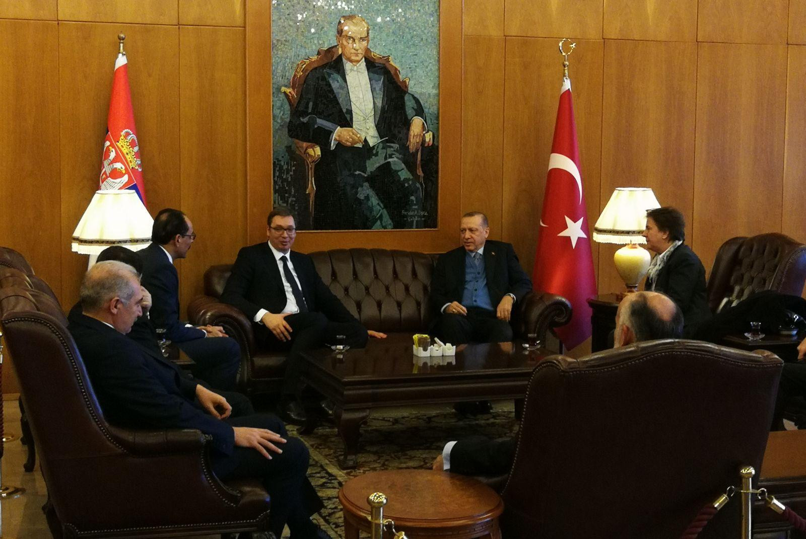 VELIKA ČAST! Erdogan iznenada došao na aerodrom da lično isprati Vučića!