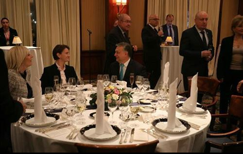 (FOTO) PTIČIJE MLEKO SAMO FALILO: Pogledajte kakvu je gozbu Viktor ​Orban priredio za  Anu Brnabić i delegaciju Srbije!