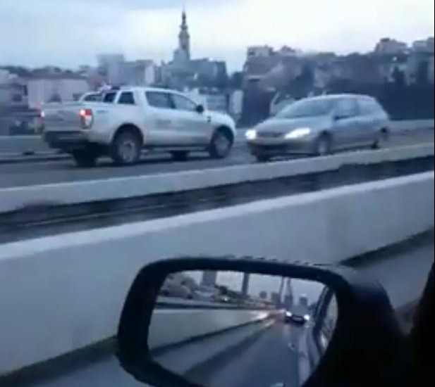 (ŠOKANTAN VIDEO) OVAJ JE LUD 100%!  U "fordovom" terencu vozio Brankovim mostom U SUPROTNOM SMERU!