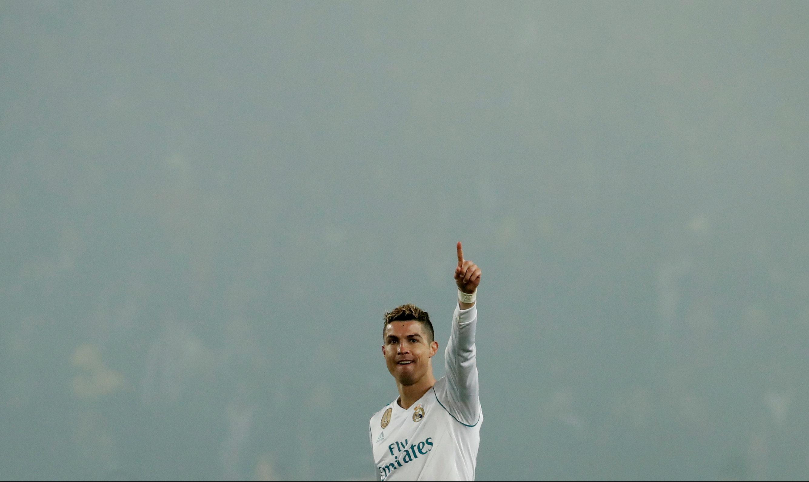 A, BAŠ JE BILA TAJNA... Procurelo da je Ronaldo dobitnik "Zlatne lopte"!