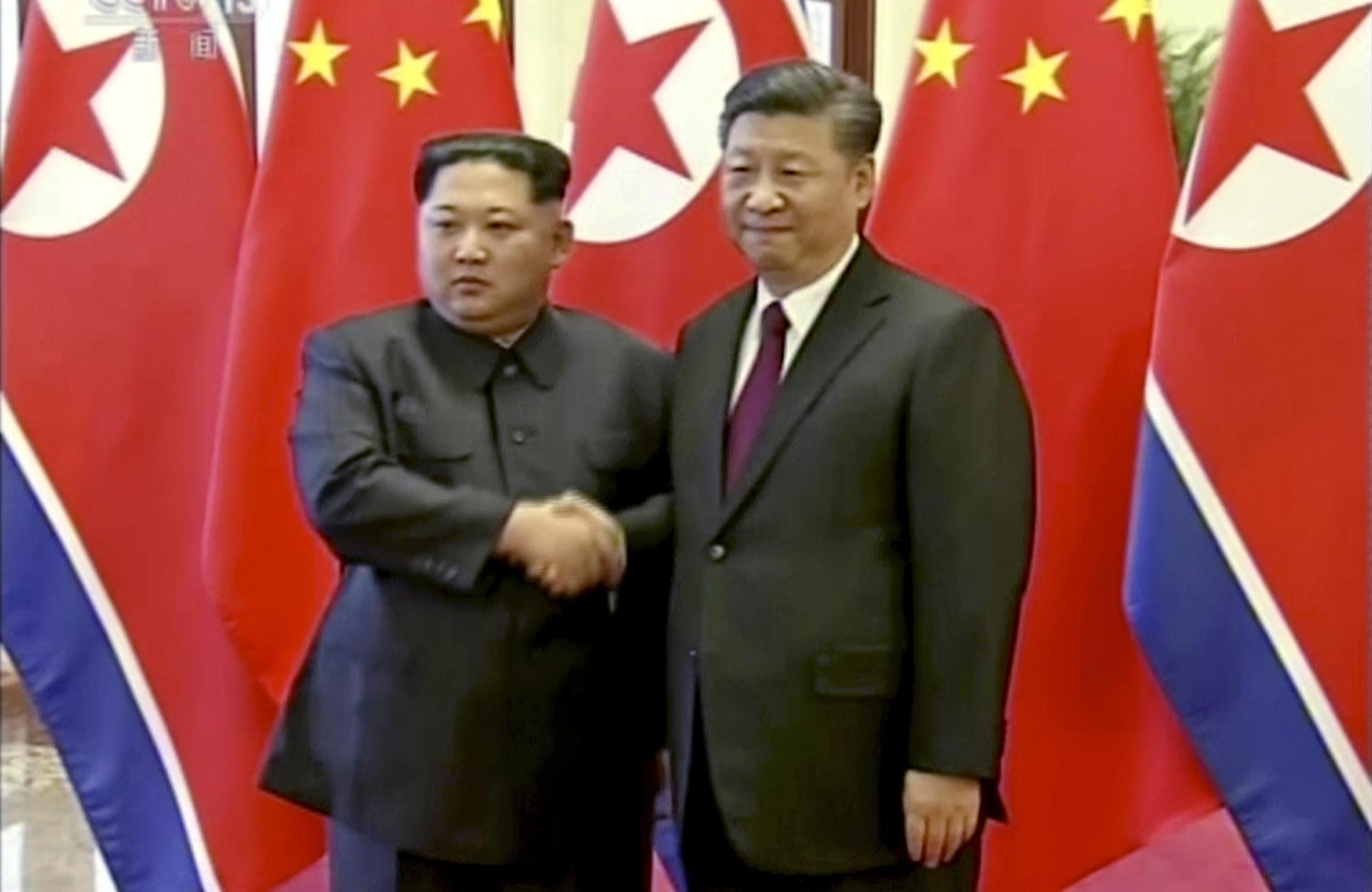 (VIDEO) KIM DŽONG PRVI PUT IZAŠAO IZ SEVERNE KOREJE! U Kini se sreo sa Si Đinpingom, OBEĆAO MIR! 