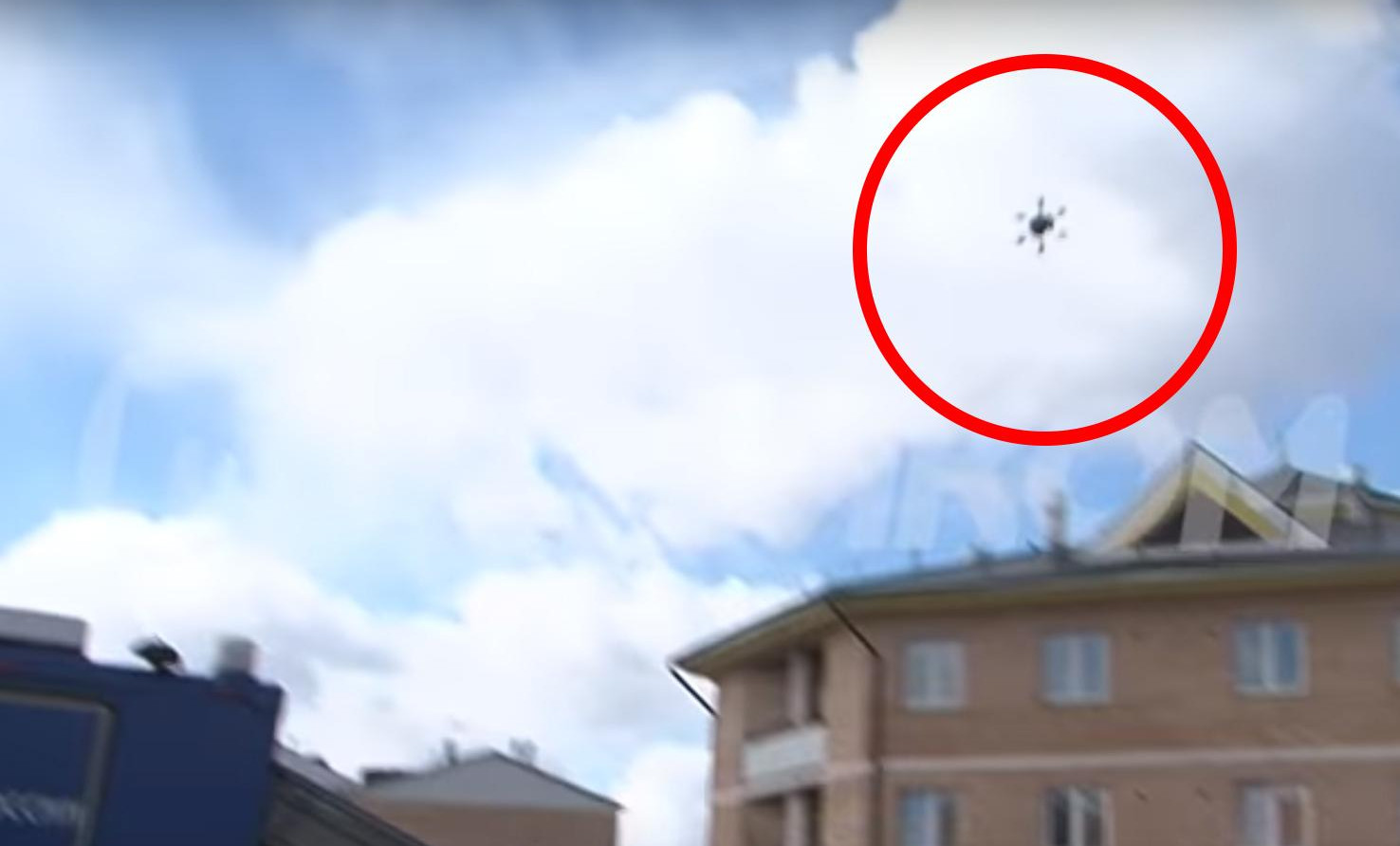 (VIDEO) KAKVA BLAMČINA! Pošta Rusije poslala dron da odnese paket, ali onda se DESIO POTPUNI FIJASKO!