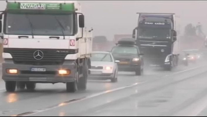 (VIDEO) DA VAM SE VELIKI PRAZNIK NE PRETVORI U VELIKU TRAGEDIJU! Vozači, smanjite gas upozoravaju stručnjaci!