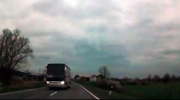 (HIT VIDEO) LUDILO, JER OVO JE SRBIJA! Holanđanin šokiran našim vozačima! 