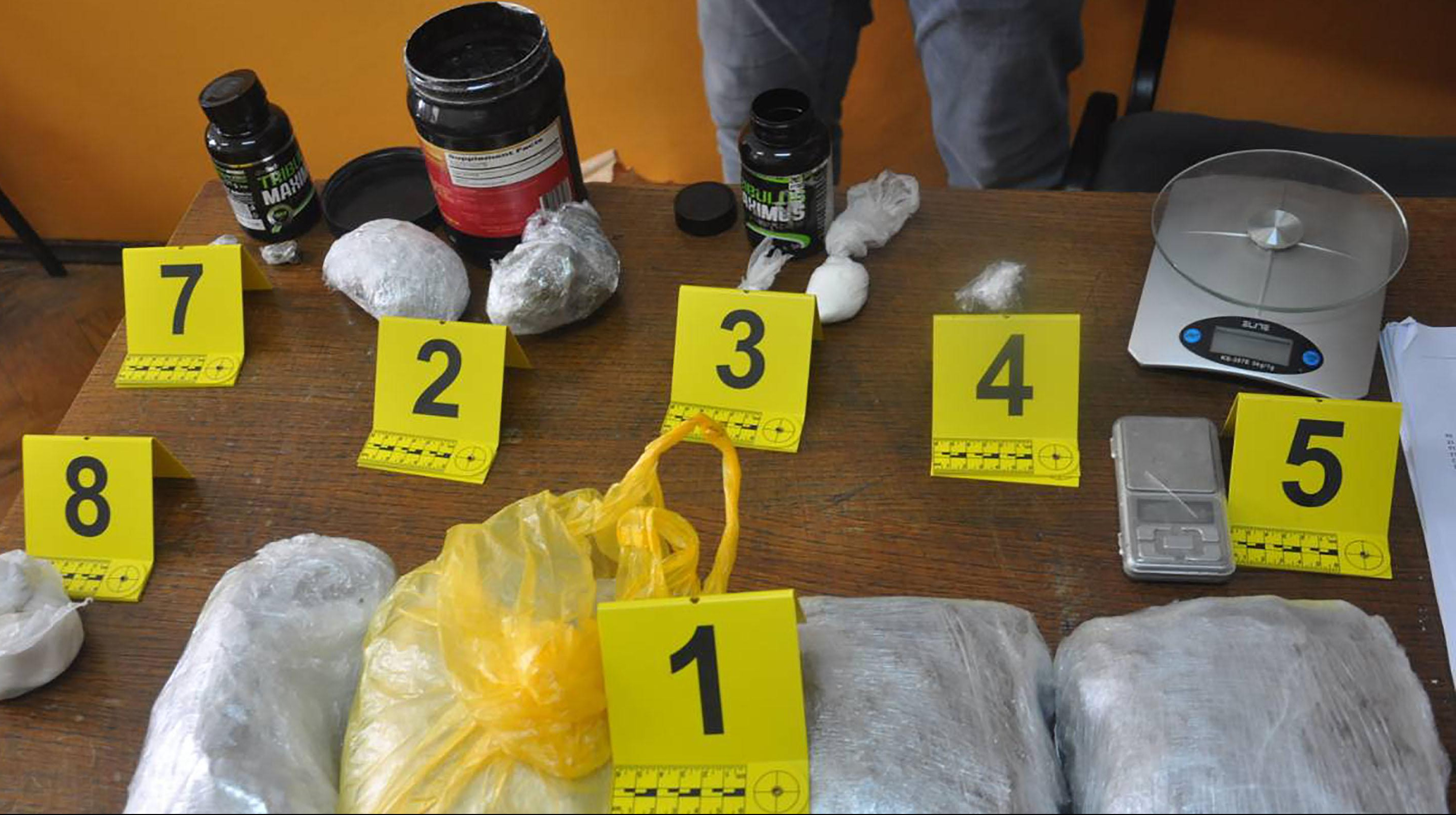 (FOTO) VELIČANSTVENA AKCIJA MUP: Uhapšena 41 osoba - zaplenjeno 126kg marihuane, heroin, kokain...