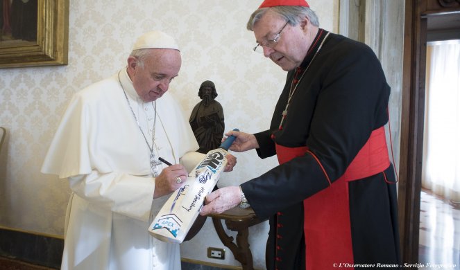 PAPO FRANJO, ŠTA RADE OVI TVOJI?! Treći čovek Vatikana zvanično OPTUŽEN ZA SEKSUALNO ZLOSTAVLJANJE!