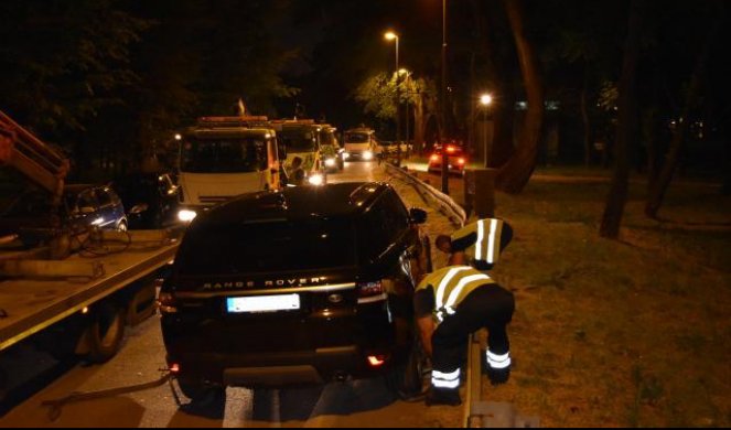(FOTO) POLICIJA "OČISTILA" UŠĆE! Odneto više od 100 automobila BAHATIH VLASNIKA!