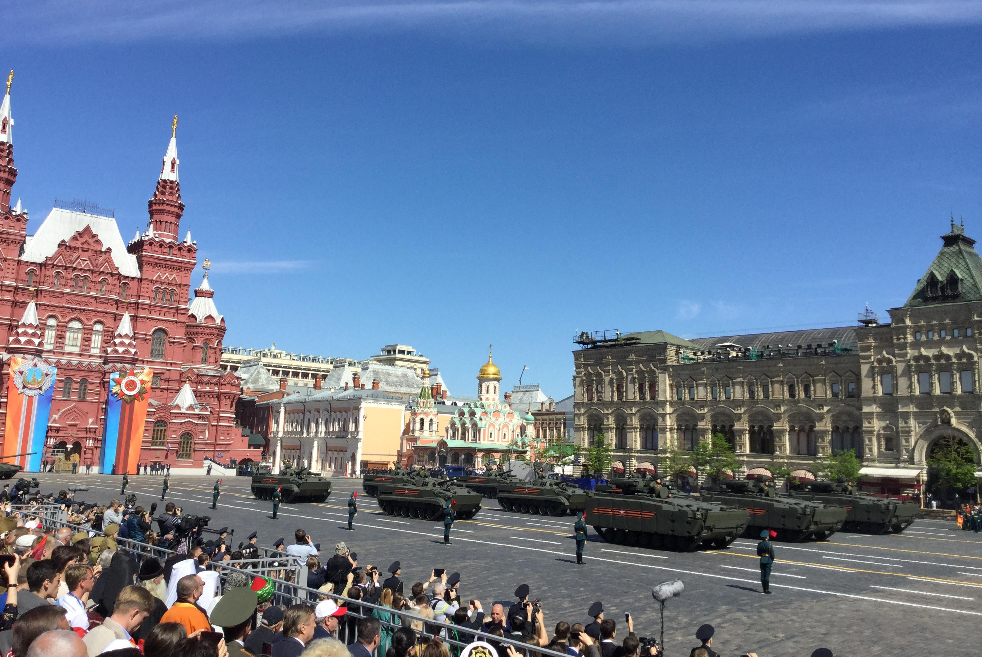 PARADA POBEDE U MOSKVI 24. JUNA UMESTO 9. MAJA! Baš na taj dan 1945. sovjetski vojnici-pobednici marširali su Crvenim trgom!