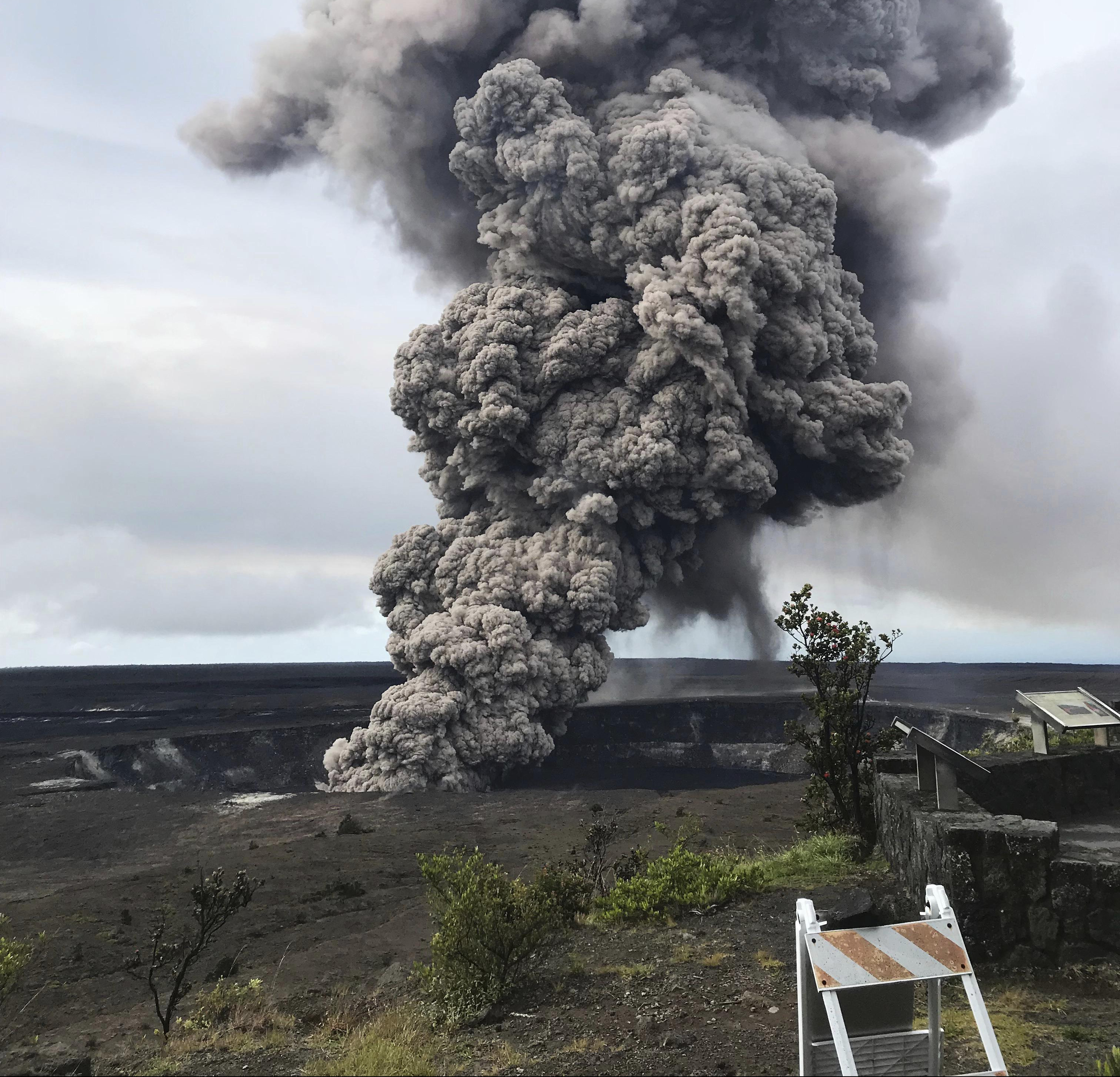 LJUDI NA HAVAJIMA SE PRIPREMAJU ZA NAJGORE! Pretnja od vulkana Kilauea sve veća