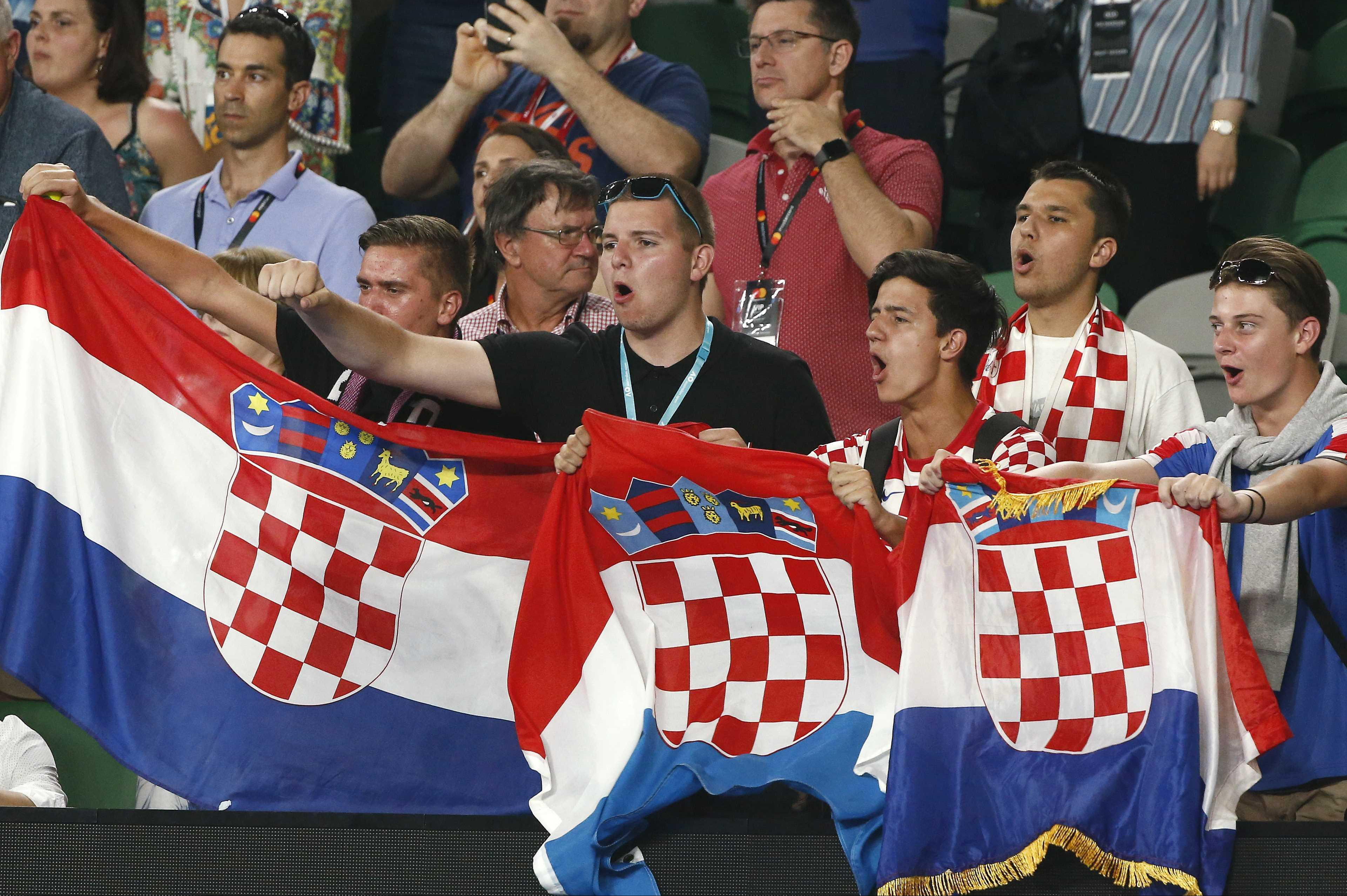 NOVA HRVATSKA SVINJARIJA! Fudbaleri sa zastavom koja simboliše pogrom Srba ispraćeni na SP!