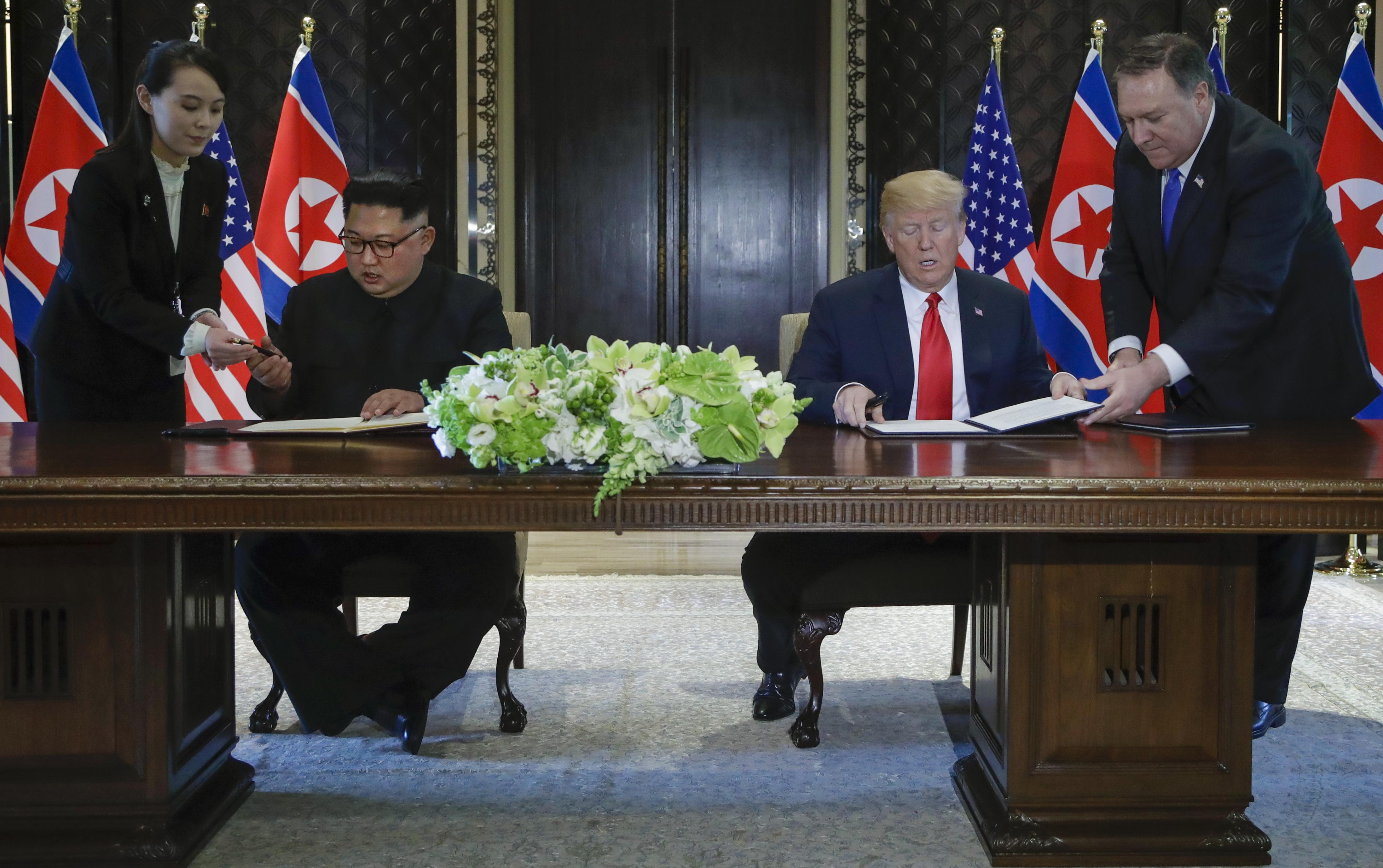 (VIDEO/FOTO) ISTORIJSKI SASTANAK: Tramp i Kim potpisali "veoma važan" zajednički dokument!