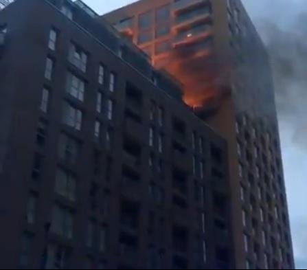 (VIDEO) UŽAS U LONDONU! Na godišnjicu požara u Grenfil kuli, buknuo novi požar!
